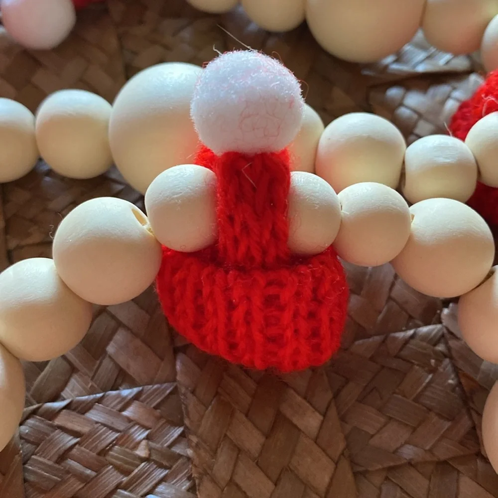 New Christmas Wooden Bead Garland Mini knit Christmas Santa Hats 7ft red white